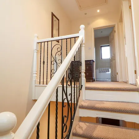 8 Keekle Mews Holiday home